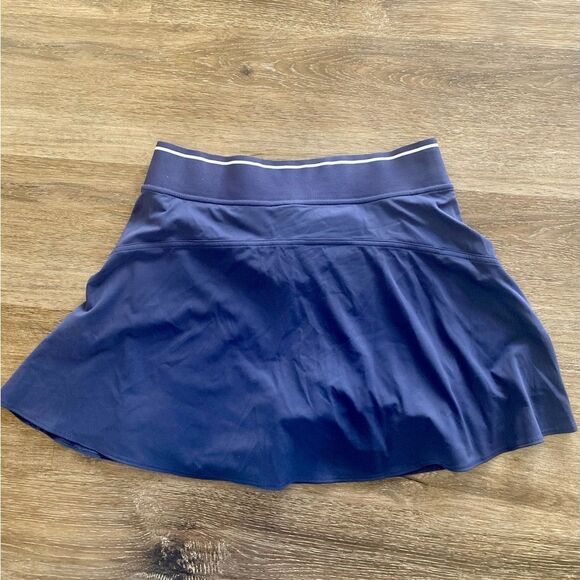 NWT Lululemon V-Waist Mid-Rise Tennis Skirt Sz 6 - Picture 2 of 4